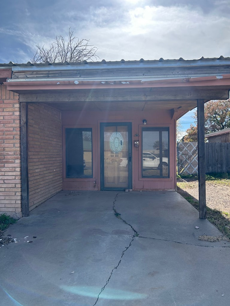 1811 W 9th St, Fort Stockton, Texas image 2