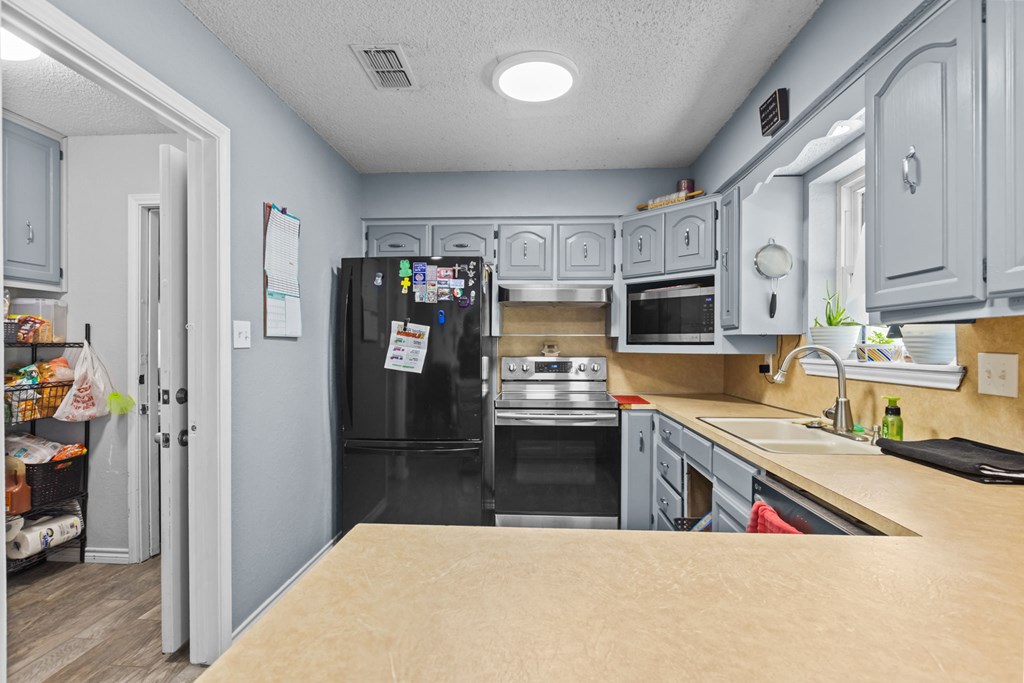 503 Skylark Ave, Monahans, Texas image 6