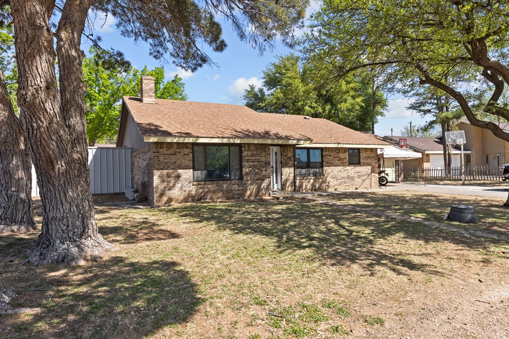 503 Skylark Ave, Monahans, Texas image 3