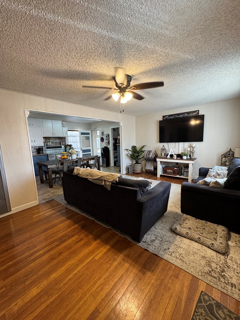 512 E 56th St, Odessa, Texas image 2