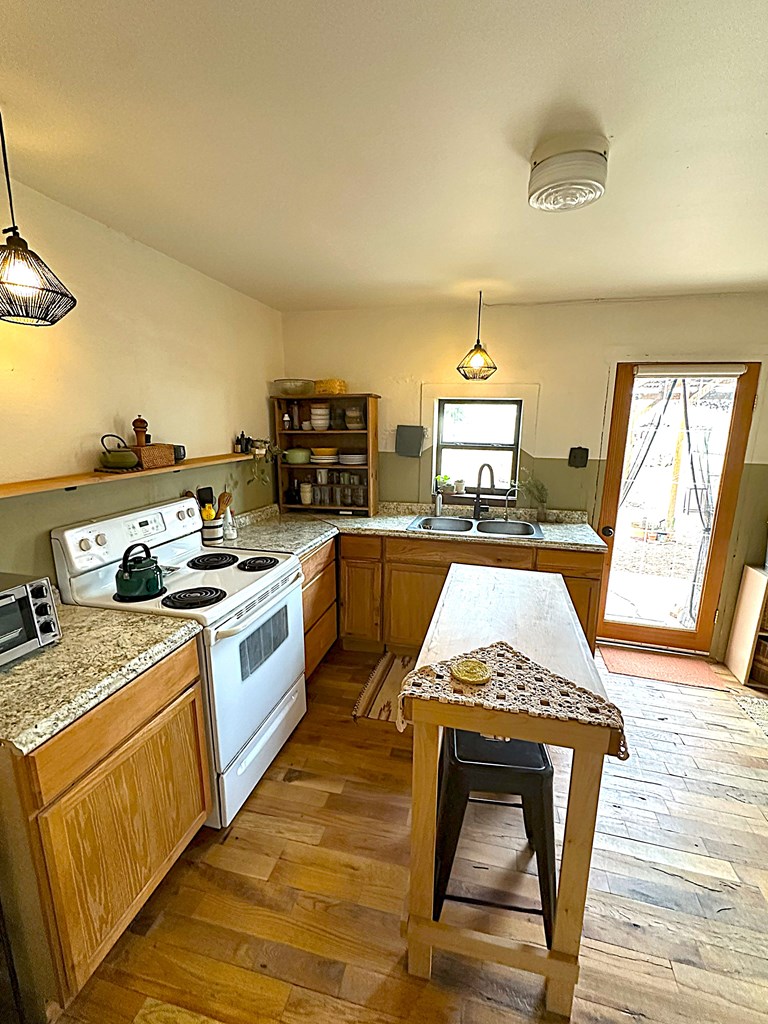 403 S 9th St, Alpine, Texas image 22