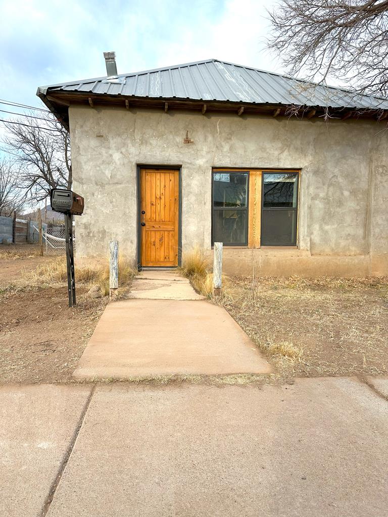 403 S 9th St, Alpine, Texas image 1