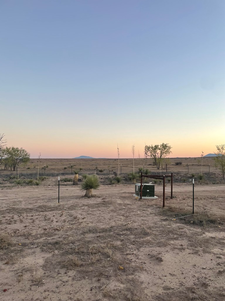 1006 N Plateau St, Marfa, Texas image 3