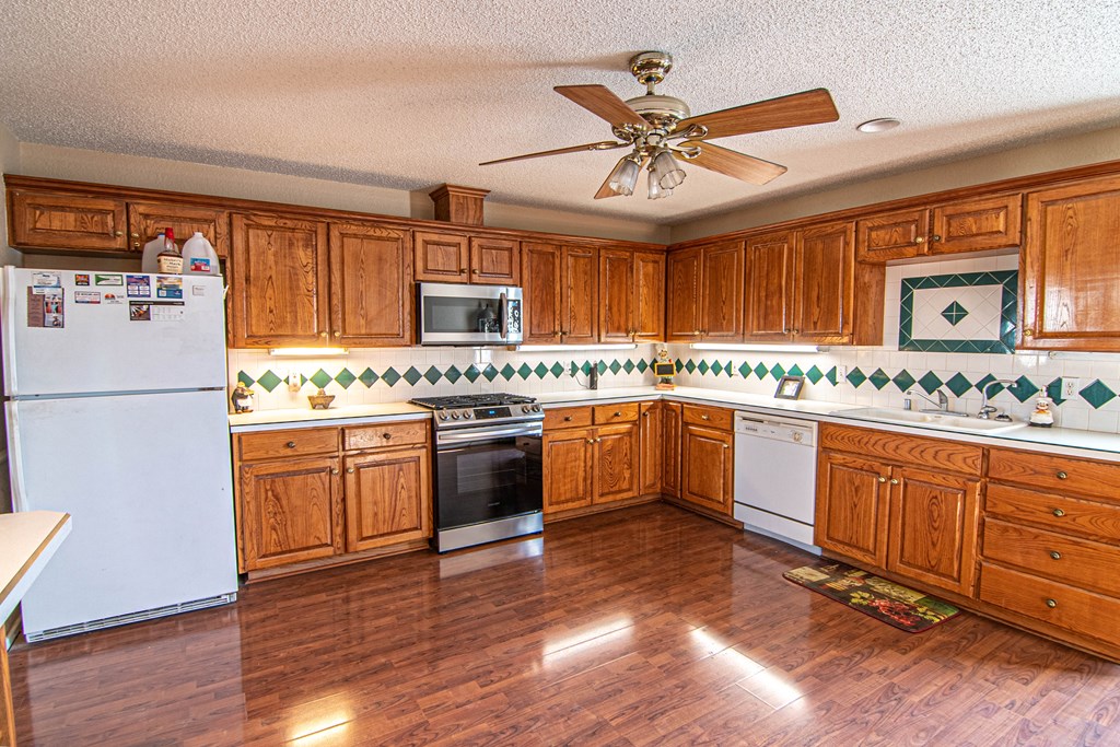 1213 W County Rd 125, Midland, Texas image 29