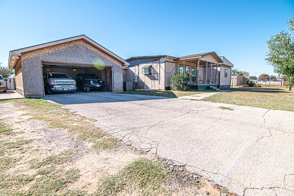 1213 W County Rd 125, Midland, Texas image 5