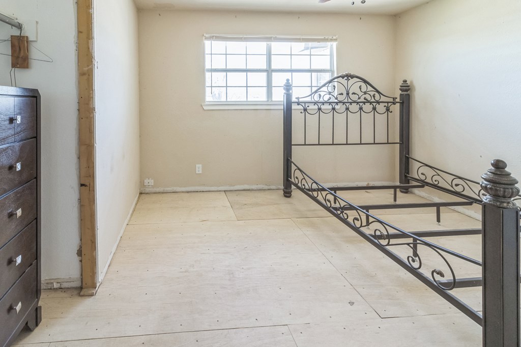 1410 S Burleson Ave, McCamey, Texas image 13
