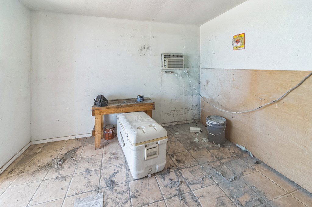 1410 S Burleson Ave, McCamey, Texas image 28