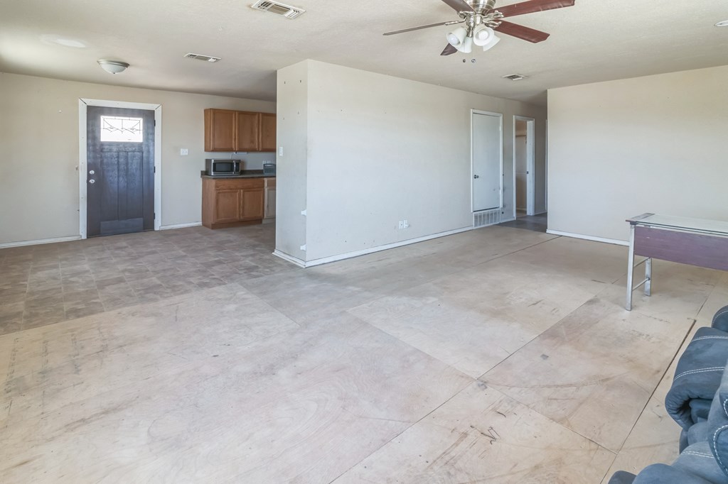 1410 S Burleson Ave, McCamey, Texas image 20