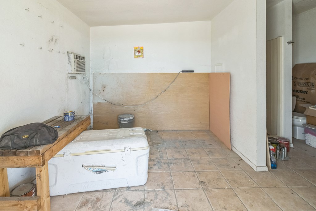 1410 S Burleson Ave, McCamey, Texas image 17