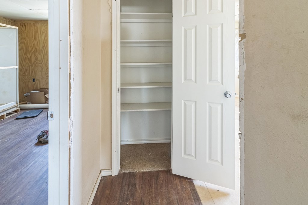 1410 S Burleson Ave, McCamey, Texas image 23