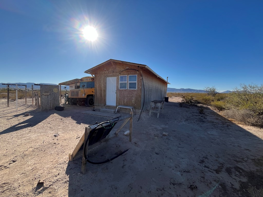 201 Wells Fargo Ln, Sierra Blanca, Texas image 6