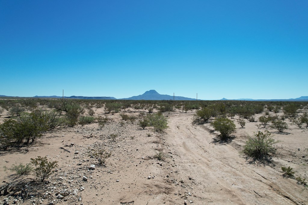 26-2 Butcherknife Road, Alpine, Texas image 5