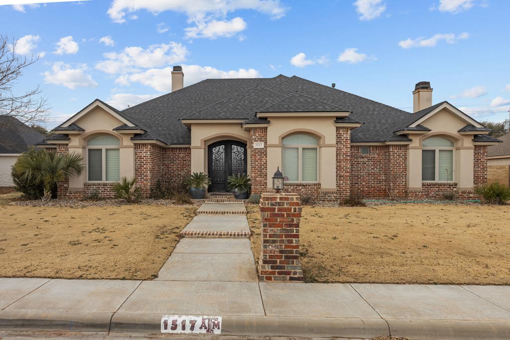 1517 Pecan Place, Andrews, Texas image 1