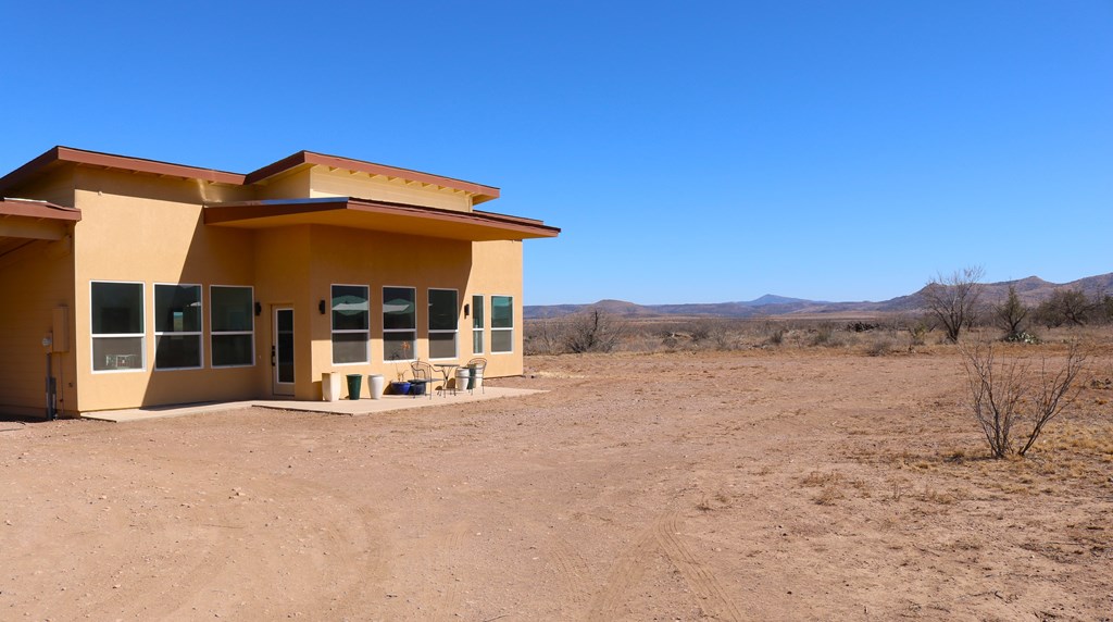 418 Sagebrush Rd, Alpine, Texas image 2