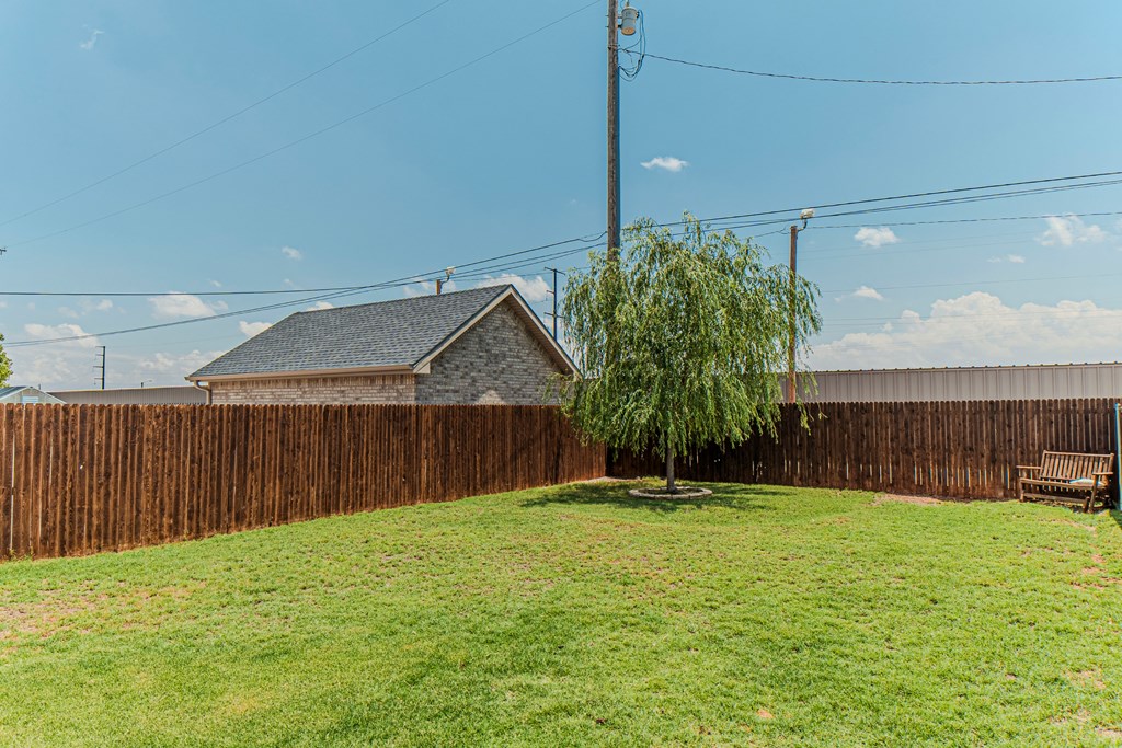 2311 SW Ave F, Seminole, Texas image 31