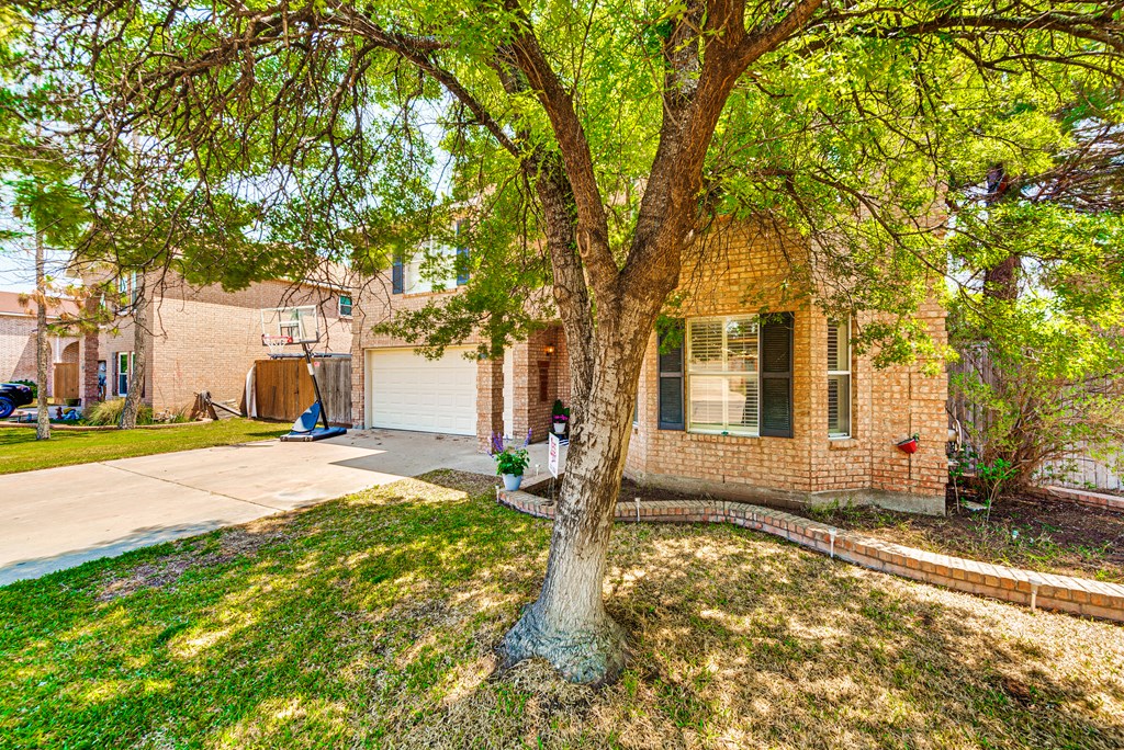 21 Pinon Court, Odessa, Texas image 2