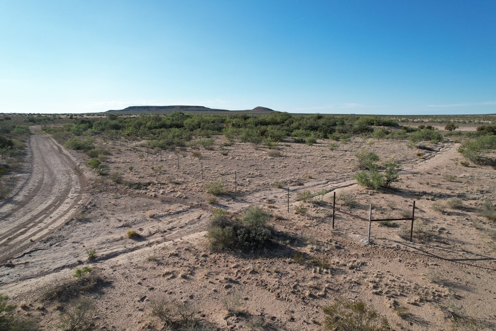 27 Breeder Pass, Sierra Blanca, Texas image 10