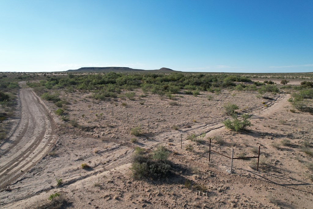 27 Breeder Pass, Sierra Blanca, Texas image 11