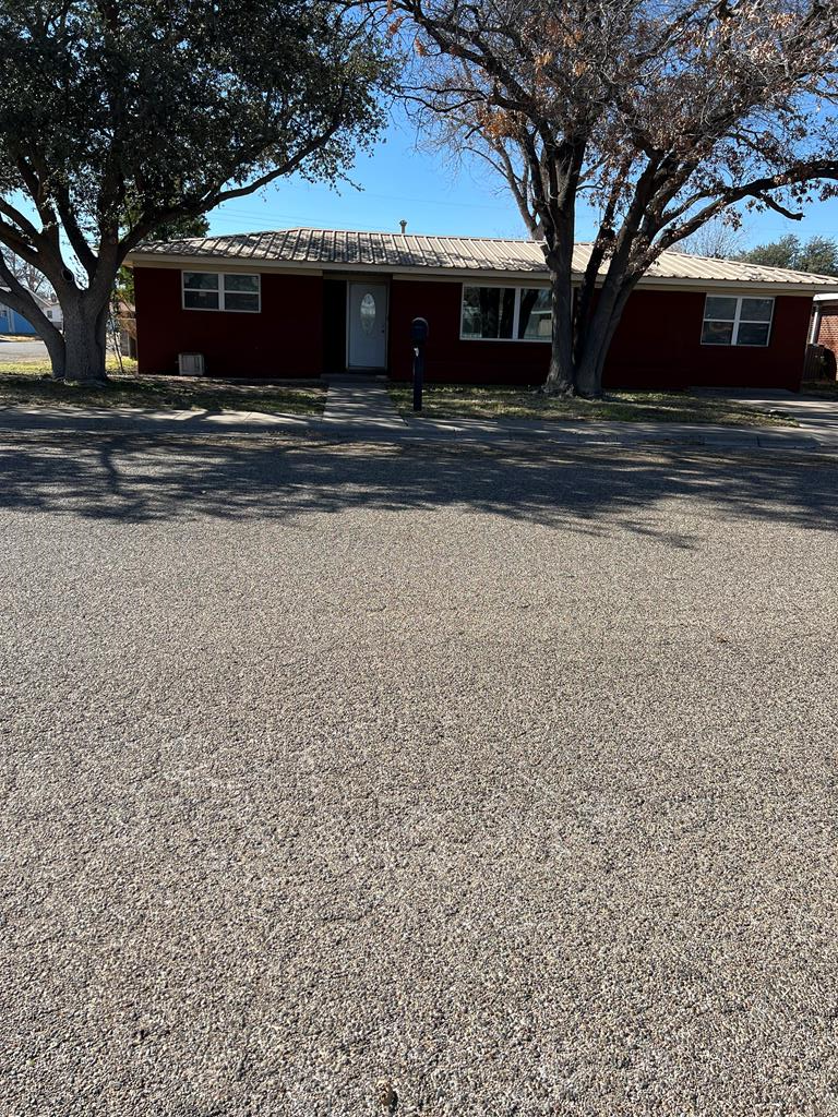 909 S Ike Ave, Monahans, Texas image 1