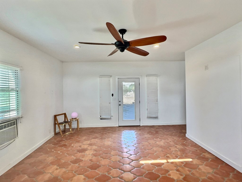 606 S Summer St, Marfa, Texas image 18