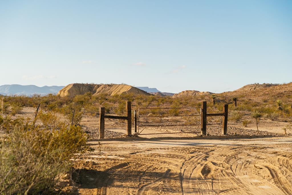 Tony Hess Rd, Alpine, Texas image 15