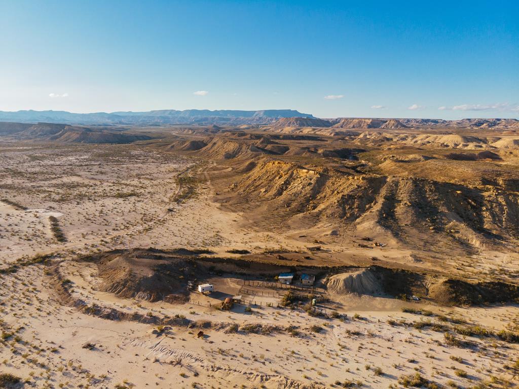 Tony Hess Rd, Alpine, Texas image 32