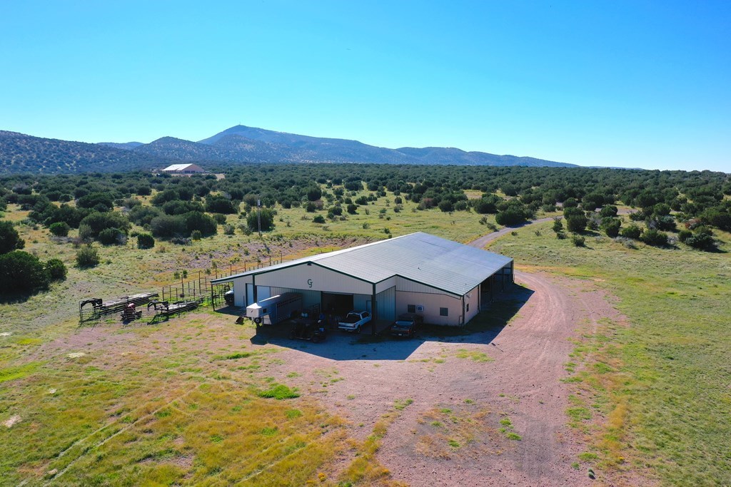 906 Mile High Rd, Alpine, Texas image 29