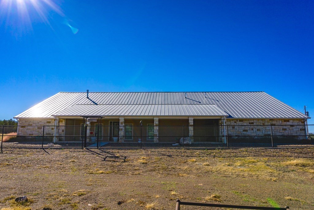 906 Mile High Rd, Alpine, Texas image 11