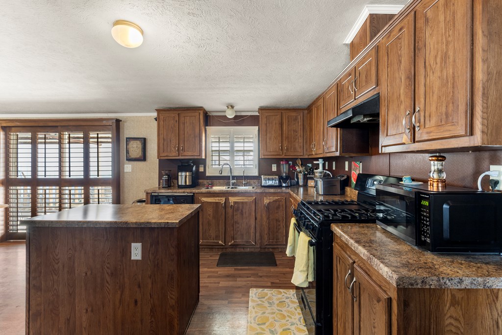 525 Rancho St, Pecos, Texas image 10