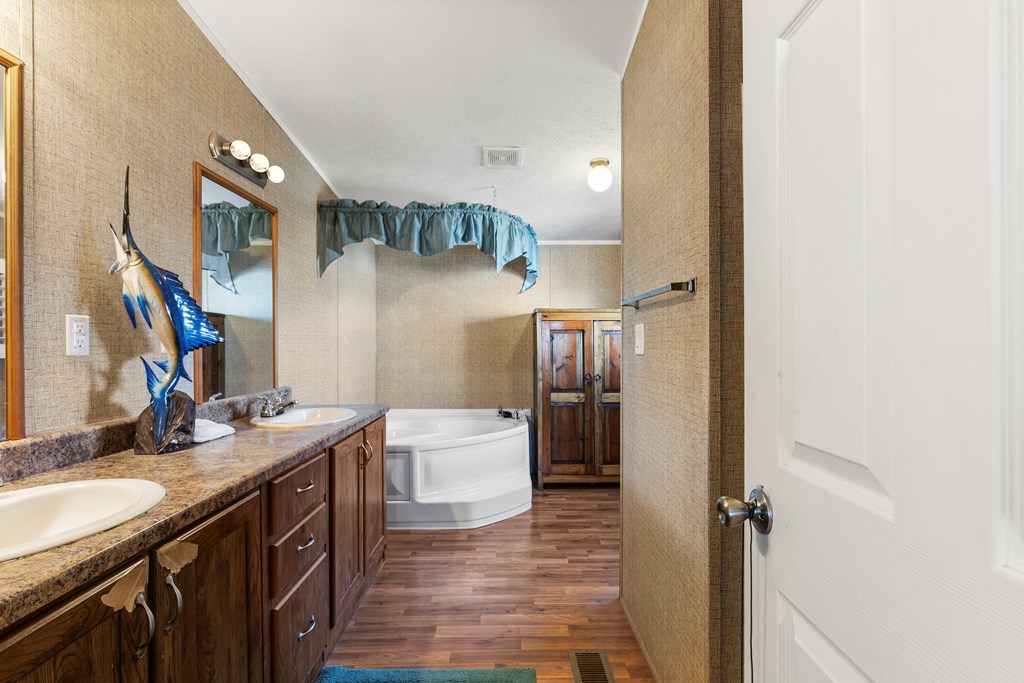 525 Rancho St, Pecos, Texas image 14