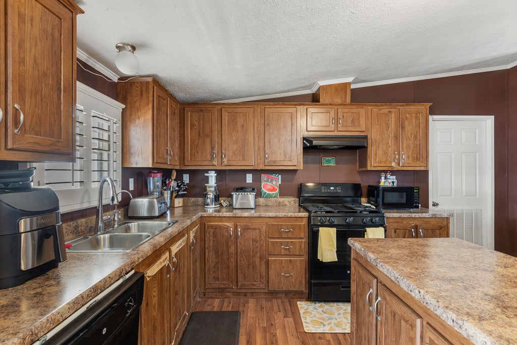 525 Rancho St, Pecos, Texas image 9