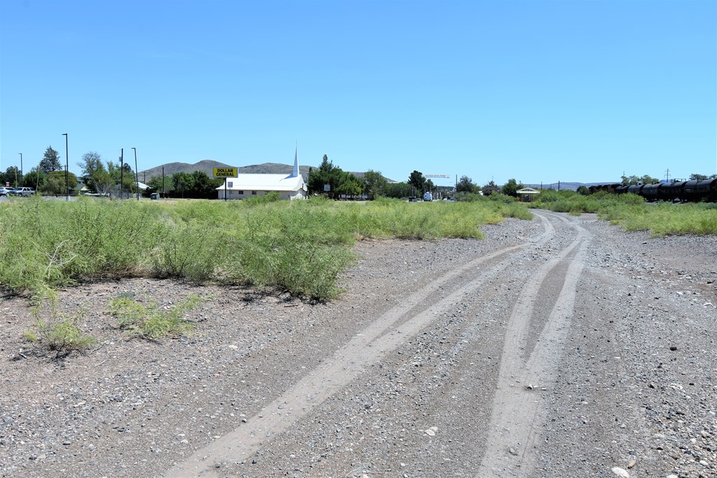 1150 W Holland Avenue, Alpine, Texas image 2