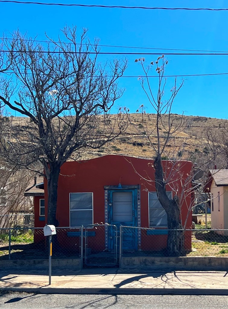 204 W Gallego Ave, Alpine, Texas image 3