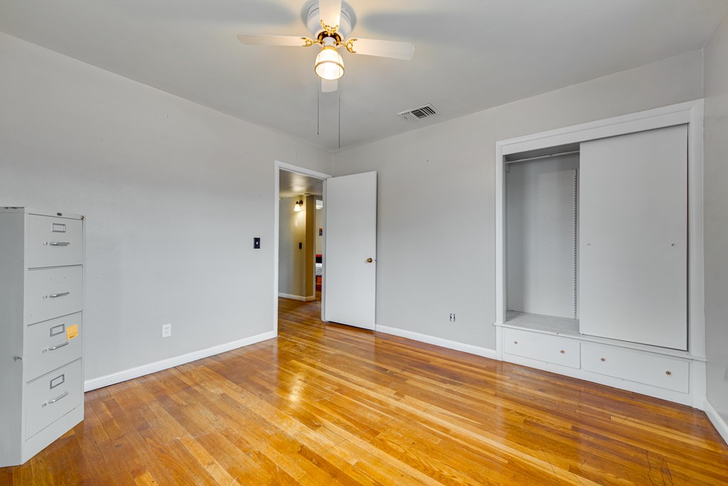 902 NW 3rd St, Andrews, Texas image 15