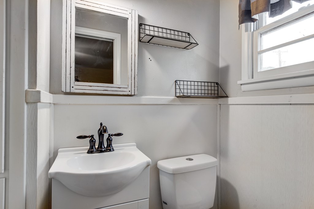 902 NW 3rd St, Andrews, Texas image 20