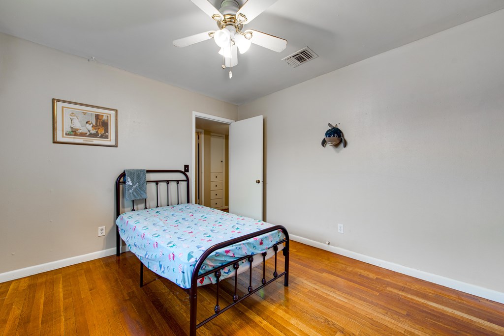 902 NW 3rd St, Andrews, Texas image 22