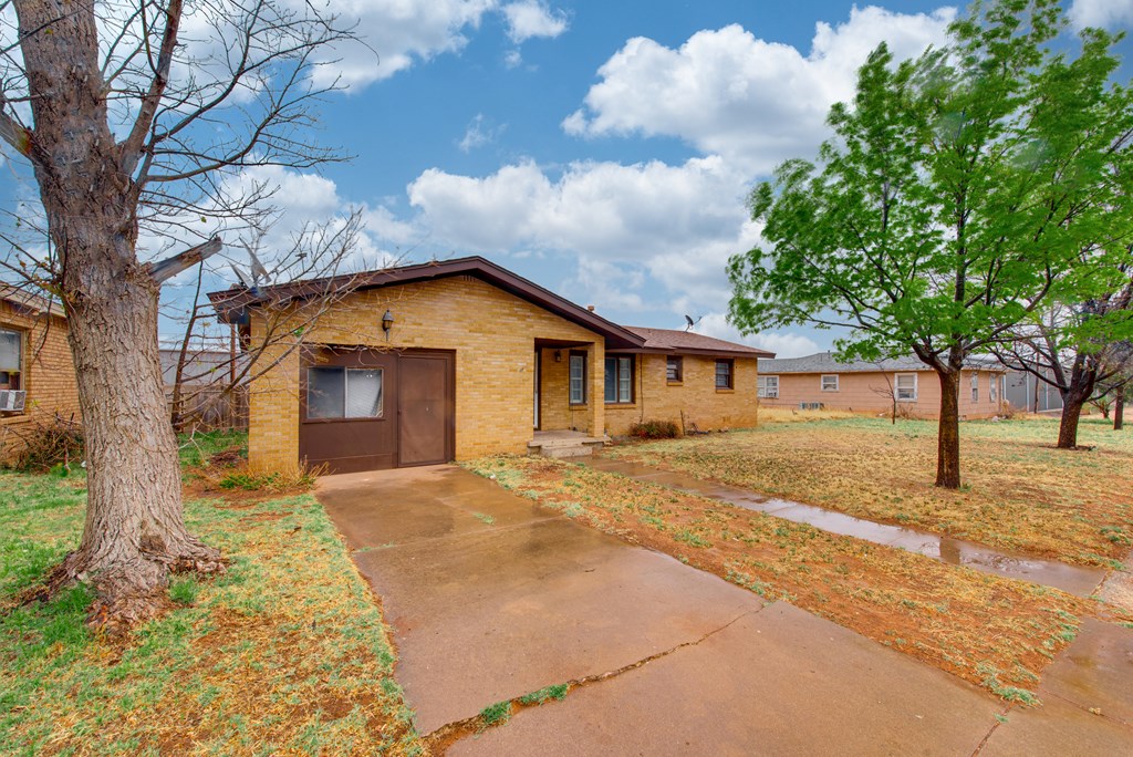 902 NW 3rd St, Andrews, Texas image 16