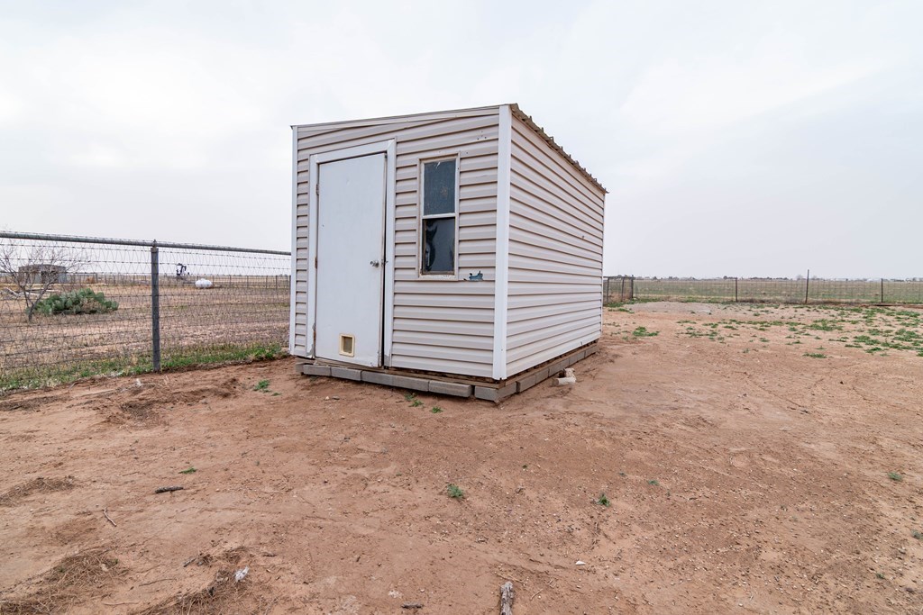 5701 E County Rd 110, Midland, Texas image 33