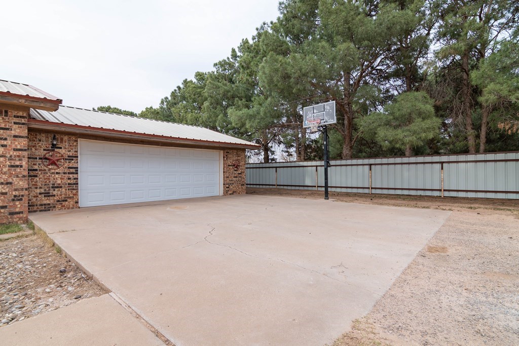5701 E County Rd 110, Midland, Texas image 3