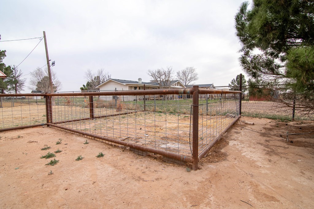 5701 E County Rd 110, Midland, Texas image 25