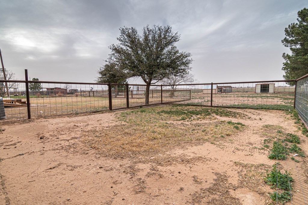 5701 E County Rd 110, Midland, Texas image 32