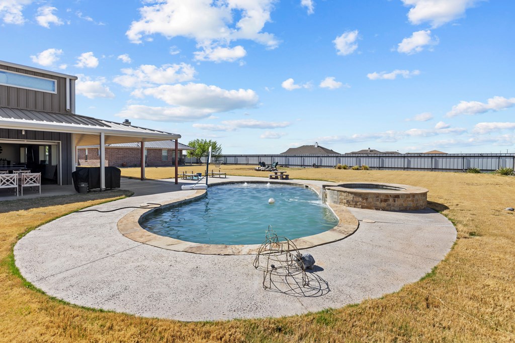 2200 S Colorado St, Monahans, Texas image 39