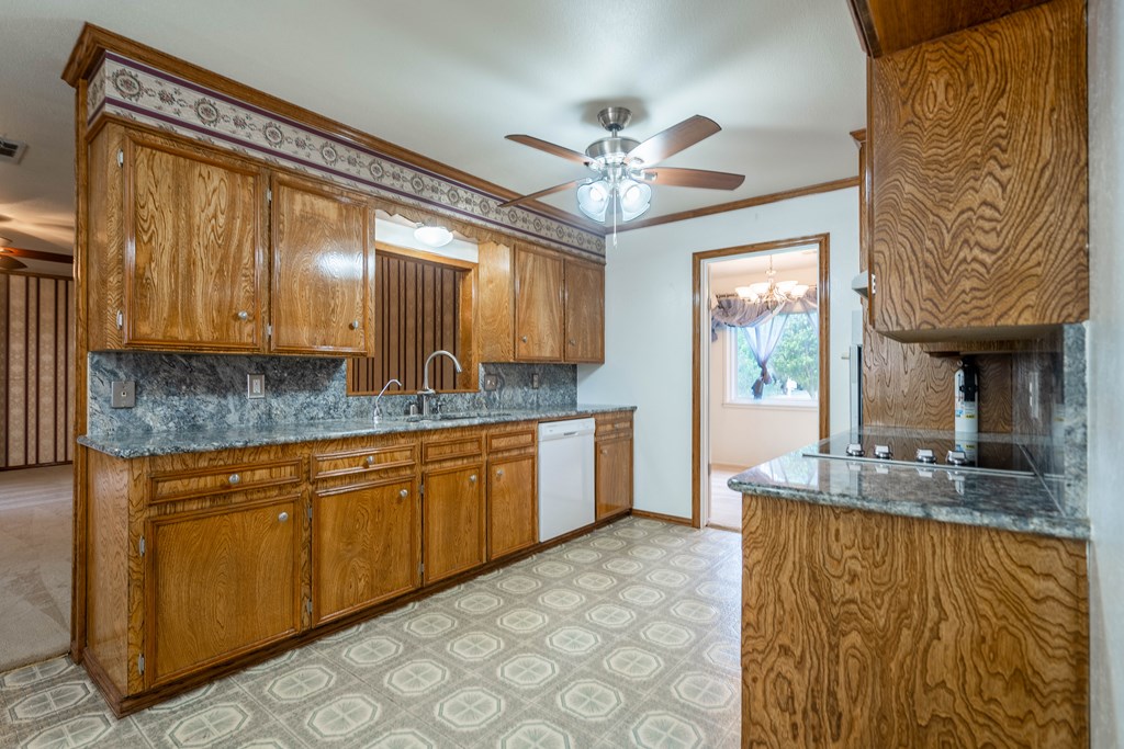 3 Marinor Court, Midland, Texas image 9