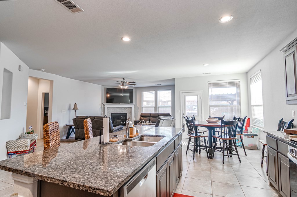 1508 Laguna Meadows Trail, Midland, Texas image 8