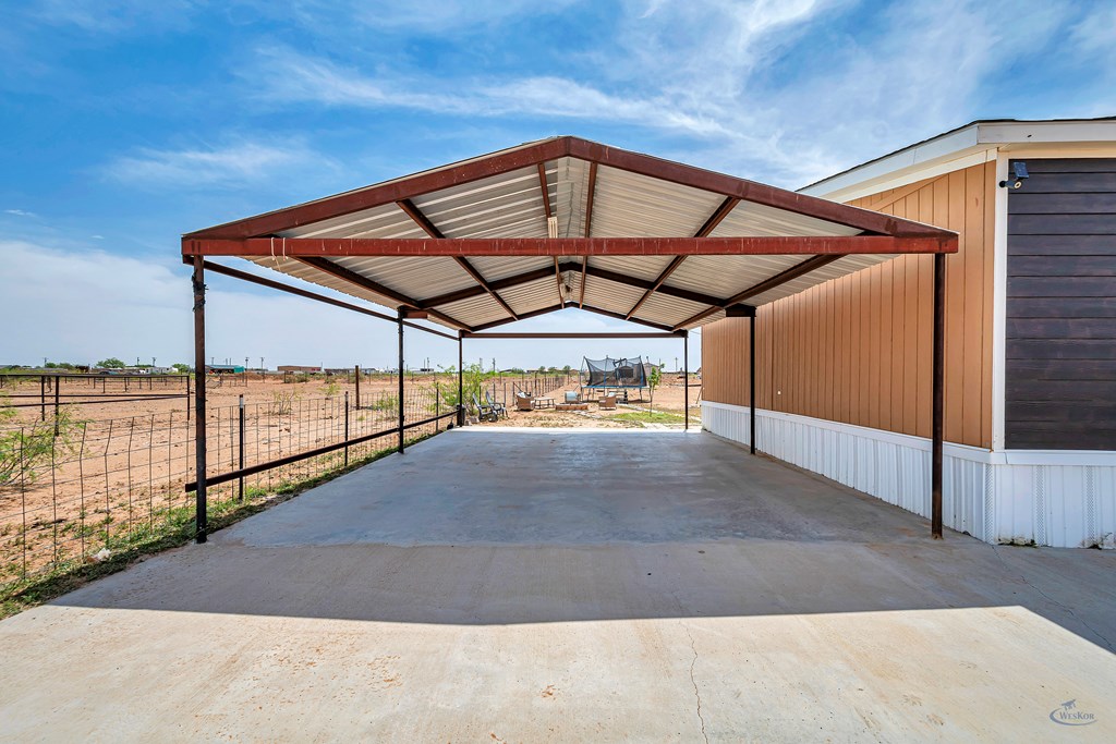 12516 E County Rd 81, Midland, Texas image 2