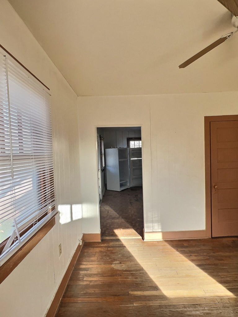 502 N Dean St, Marfa, Texas image 10