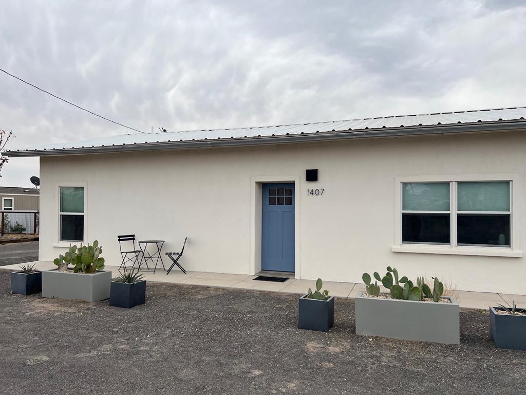 1407 W Sacramento St, Marfa, Texas image 4