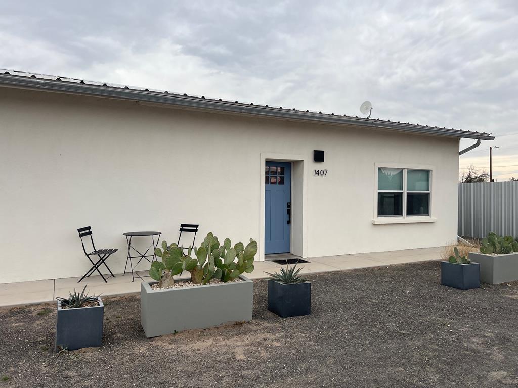 1407 W Sacramento St, Marfa, Texas image 3