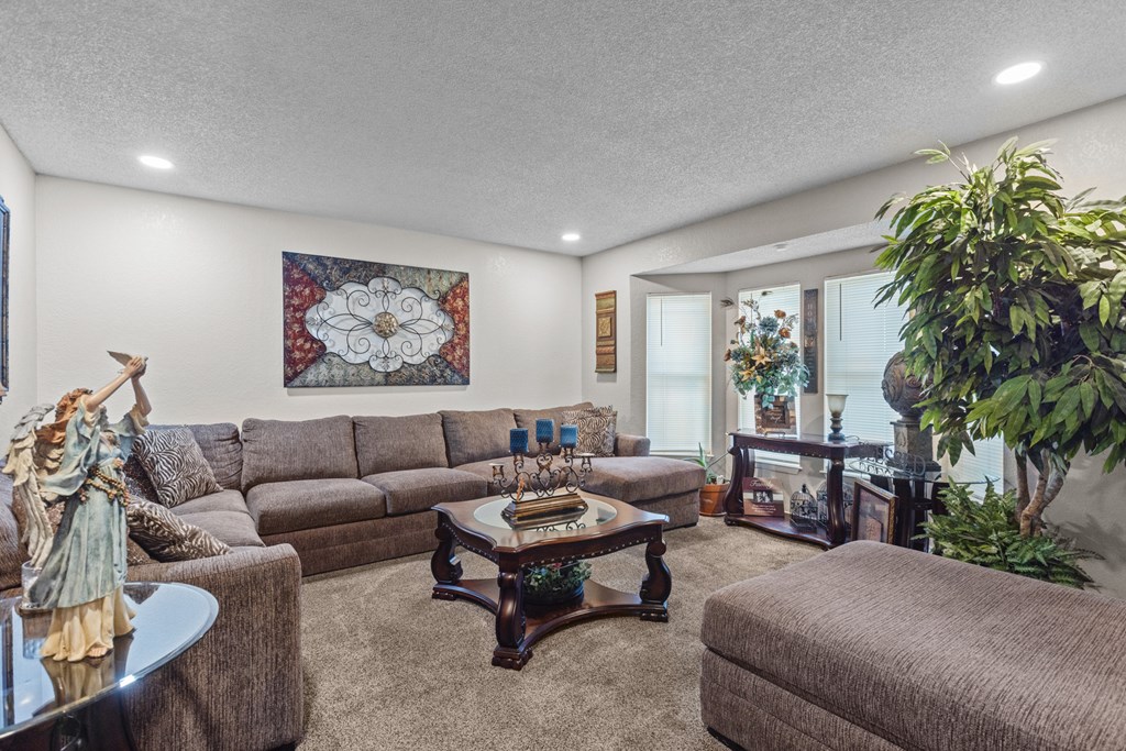 407 Bunche Ave, Odessa, Texas image 4