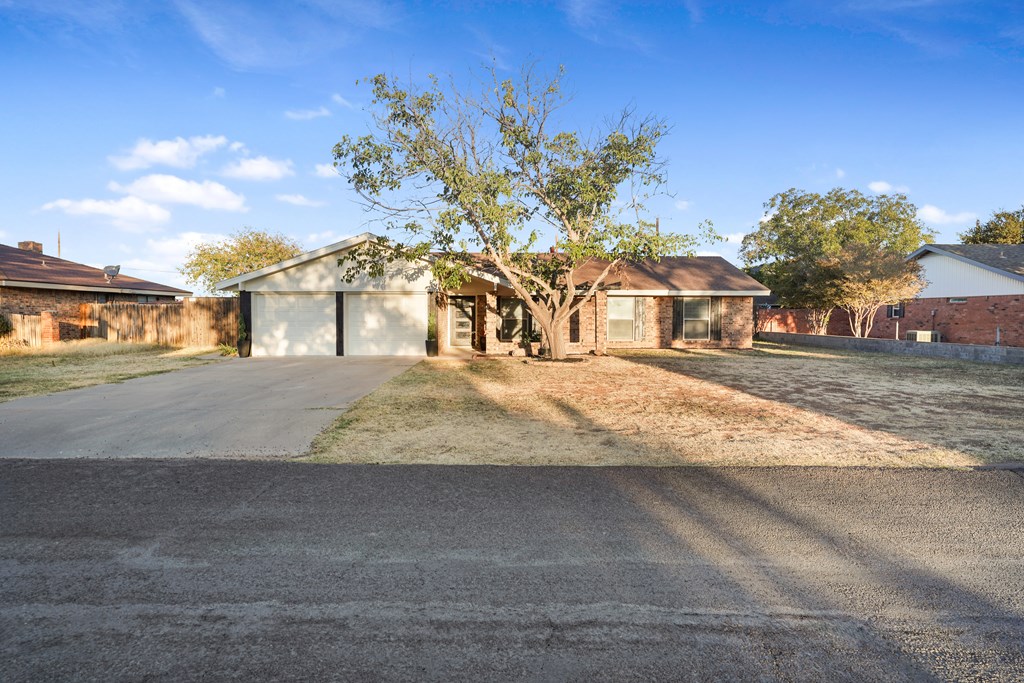 2304 Country Club Dr, Odessa, Texas image 3